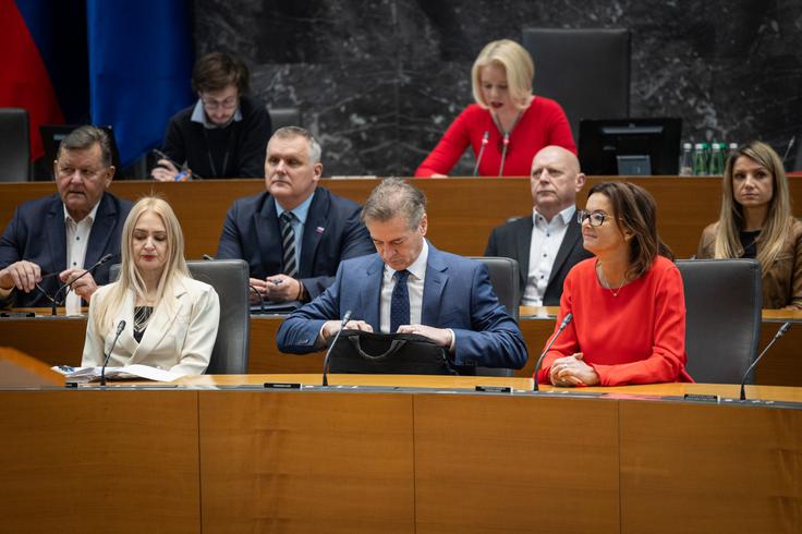 DZ, Robert Golob, poslanska vprašanja | Foto: Bor Slana/STA