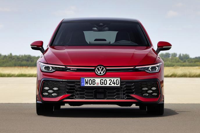 Volkswagen golf | Volkswagen je letos do konca februarja za 53 odstotkov izboljšal prodajo svojega golfa. | Foto Volkswagen