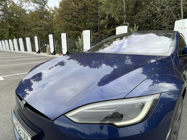 Tesla model S