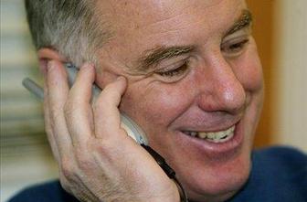 Raziskava: mobilni telefoni ne povzročajo raka na možganih