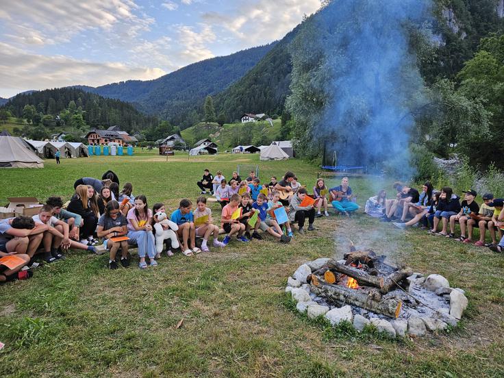 Ob tabornem ognju | Foto: Manca Ogrin