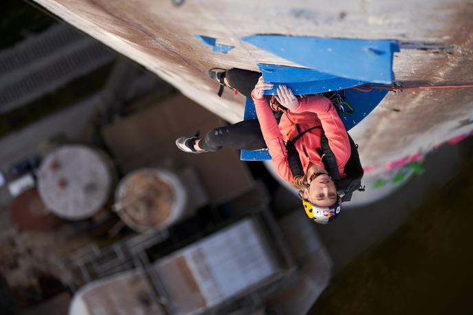Janja Garnbret Domen Škofic Trbovlje | Janja Garnbret in Domen Škofic sta oktobra lani preplezala 360-metrski trboveljski dimnik.  | Foto Jakob Schweighofer / Red Bull Content Pool