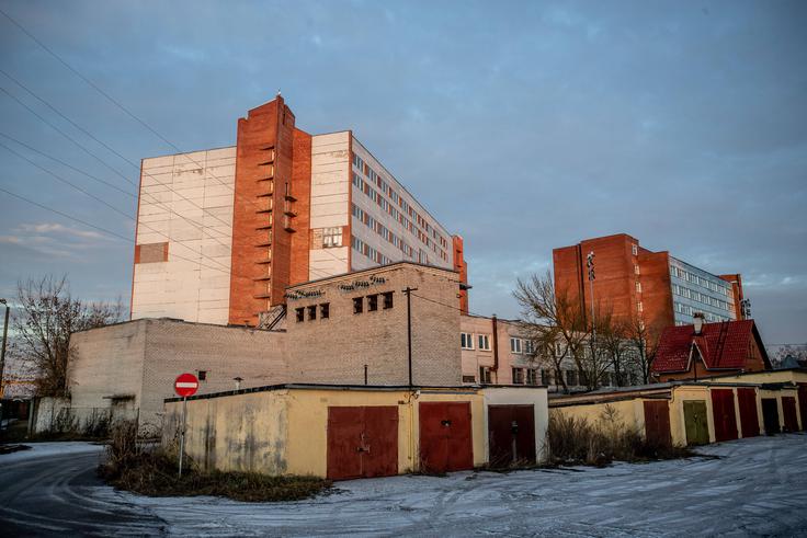 Masala opozarja, da zaradi ugibanj o morebitnem ruskem napadu na estonsko mesto Narva (v njem piše tudi v svoji knjigi Če Rusija zmaga), v Estonijo že nekaj let ne prihajajo tuje naložbe. Na fotografiji: Narva. | Foto: Guliverimage/Vladimir Fedorenko