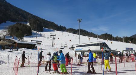 Cene smučarskih kart višje kot lani: za en dan smučanja v Kranjski Gori 49 evrov