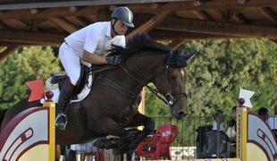 Jahači Ugar Equestrian Teama ne popuščajo