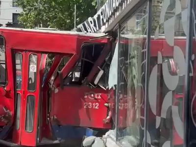 V nesreči tramvaja v Beogradu poškodovanih 15 ljudi