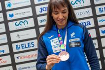 Lia Apostolovski, medalja