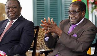 Po 33 letih konec vladavine Mugabeja v Zimbabveju?