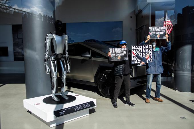 Tesla protest New York | Foto: Reuters