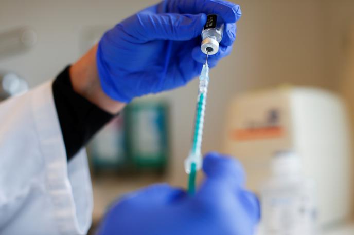 cepivo, cepljenje | Pomurje je regija, kjer je odziv na cepljenje najslabši v državi. | Foto Reuters