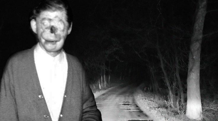 Raymond Robinson in cesta, ob kateri se je tudi po dežju sprehajal vsako noč. | Foto: Who Forted