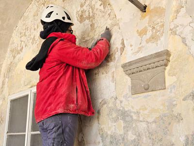 Na fasadi mariborskega Rotovža našli grafite iz 16. stoletja