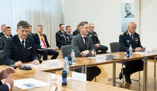 Golob vojakom v mednarodnih misijah čestital ob dnevu državnosti