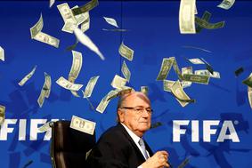 Blatter: Izbor Katarja napaka, krivca Platini in Sarkozy