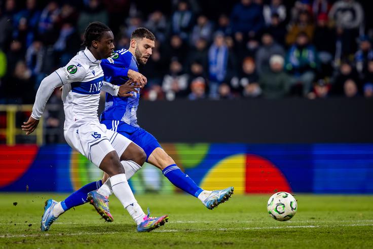 Danijel Šturm, nekdanji član Celja, je za svoj novi klub Sigmo zadel že na evropskem debiju. Za izenačenje na 1:1. | Foto: Guliverimage
