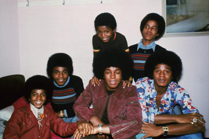 Bratje Jackson: Jackie, Tito, Jermaine, Marlon, Michael in Randy. Znani so postali kot The Jackson Five, kasneje pa so se imenovali preprosto The Jacksons. | Foto: Getty Images