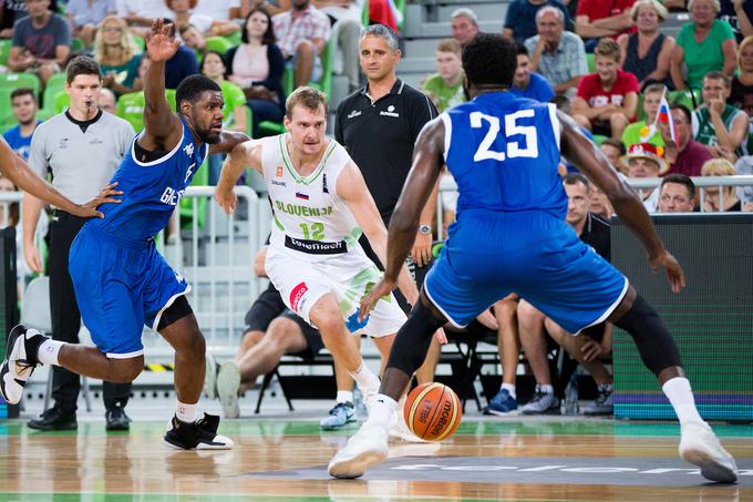 Zoran Dragić je bil pri Efesu najboljši posameznik, a Turki v Pionirju vseeno niso imeli nobenih možnosti. | Foto: Sportida