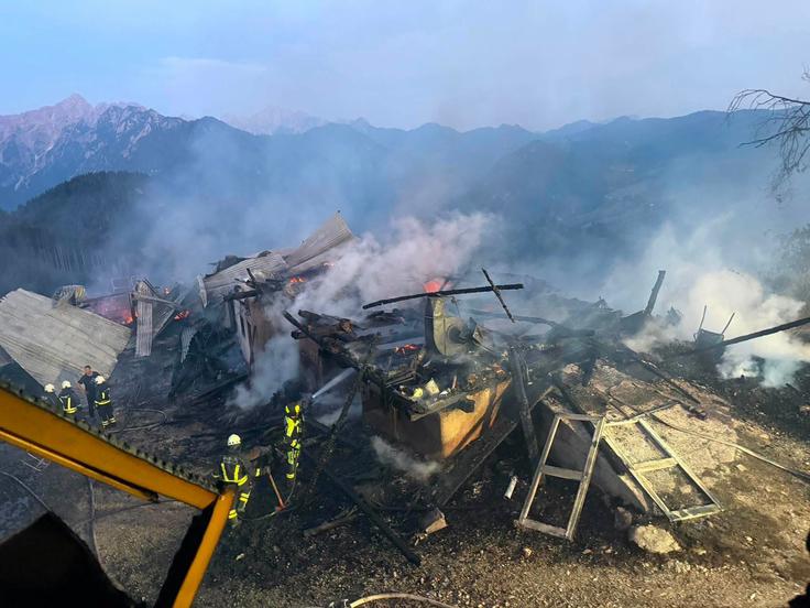 Po prvih ocenah je nastalo za okoli pol milijona evrov materialne škode. | Foto: PGD Črna na Koroškem