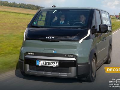 Nov Guinnessov rekord: električni kombi skoraj 700 kilometrov daleč #foto