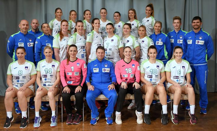 Ženska rokometna reprezentanca pred začetkom evropskega prvenstva | Foto: Rokometna zveza Slovenije