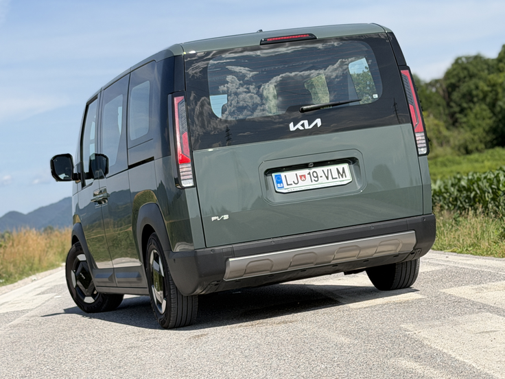 Čeprav PV5 ni zelo dolg, je oblika klasično kombijevska. | Foto: Gregor Pavšič