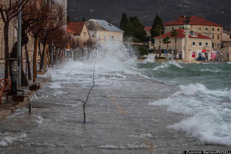 Nevihtni jugo v Kaštelu  | Foto: 