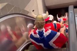 Nori prizori iz ZDA, Vikingi veslajo tudi po tekočih stopnicah