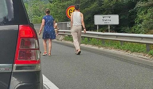 Šokantni prizori s štajerske avtoceste: vožnja v napačno smer, otroci na vozišču