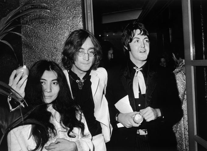 Yoko Ono, John Lennon in Paul McCartney julija 1968 | Foto: Getty Images