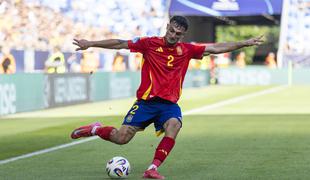 Barcelona predstavila Rashforda, Juventus odkupil Conceicaa
