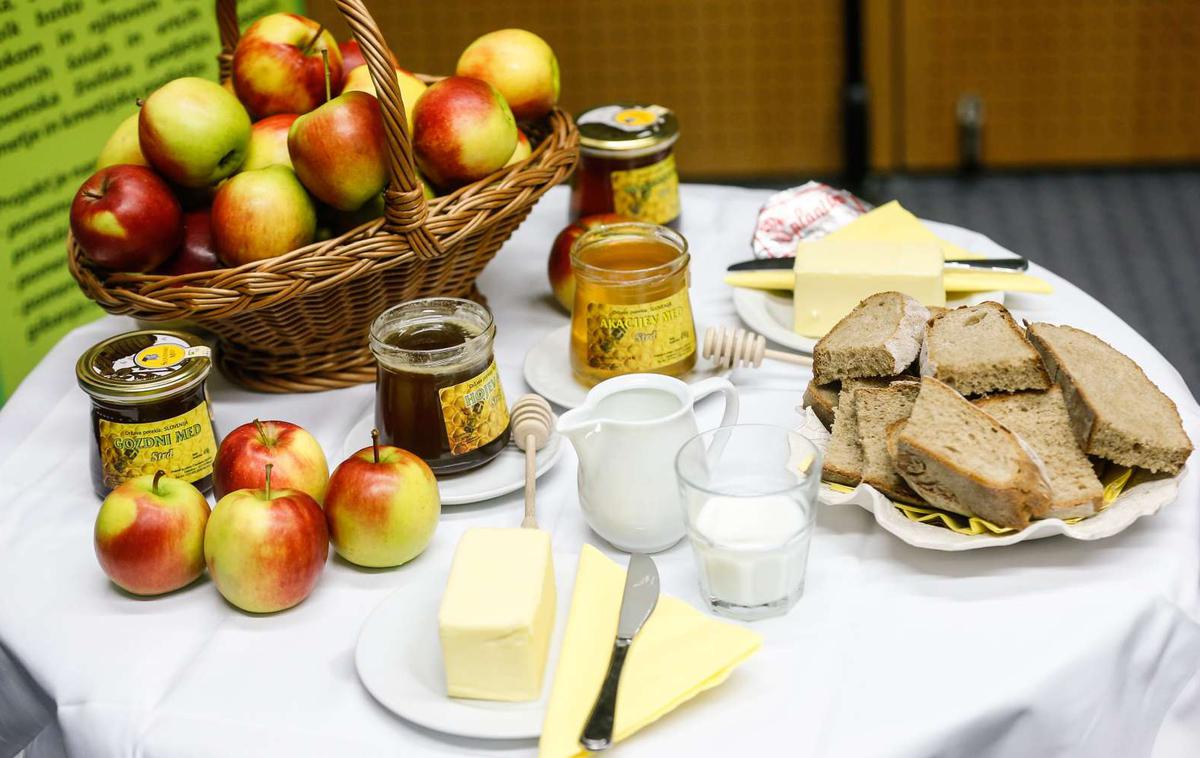 tradicionalni slovenski zajtrk | Projekt letos poteka pod sloganom Kruh za zajtrk – super dan, ker pa letos obeležujemo mednarodno leto prosa, bo temu žitu namenjena posebna pozornost. | Foto STA