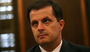 Kriminalist Leon Keder ostal brez službe. Razlog: uhajanje informacij?