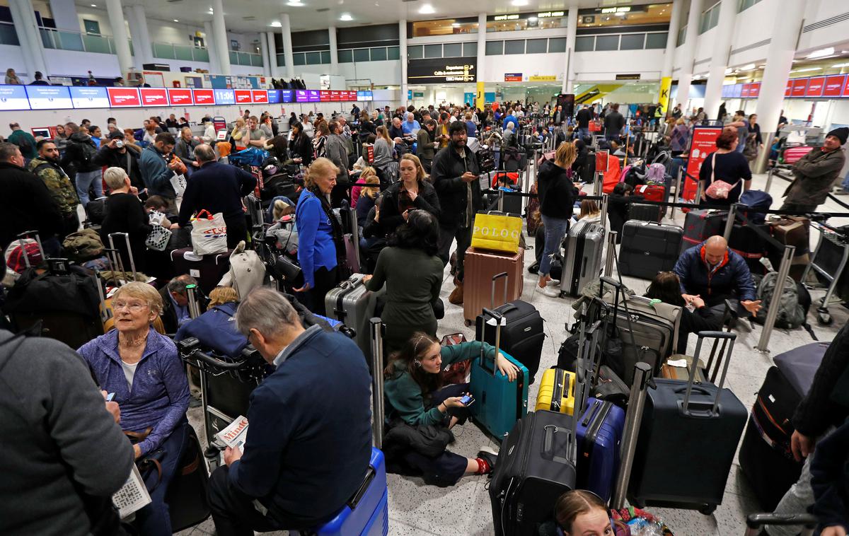 Gatwick | Na letališču Gatwick v času božično-novoletnih praznikov pričakujejo rekordnih 2,9 milijona potnikov. | Foto Reuters