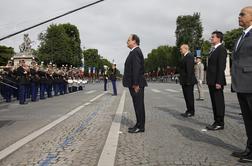 Na tradicionalni vojaški paradi v Parizu skoraj 4.000 vojakov (video)