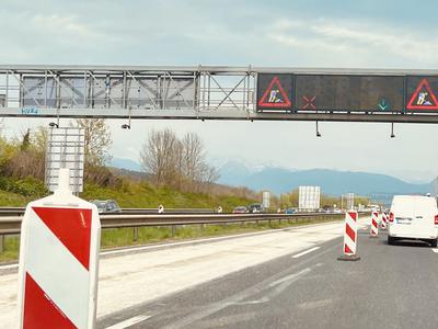 Prometni kaos iz Štajerske proti Ljubljani: nesreča, dela in še dež