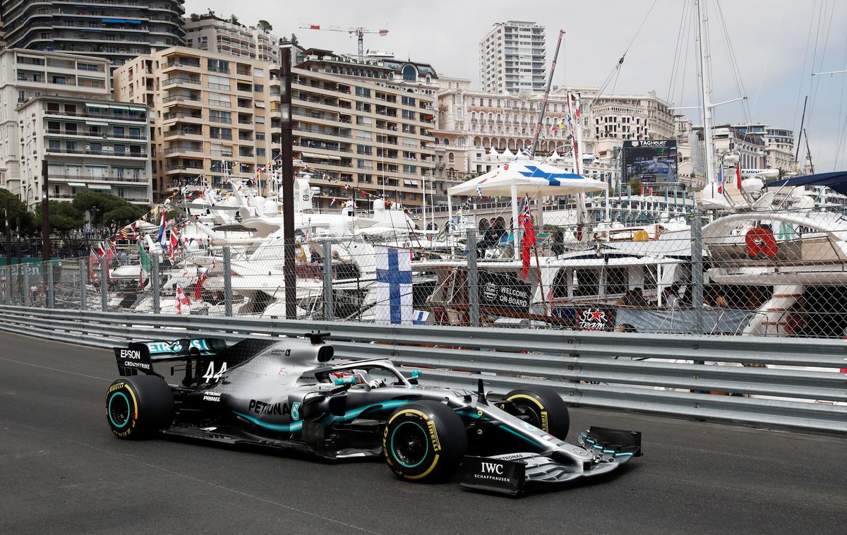 Lewis Hamilton | Lewis Hamilton je za zdaj v Monaku najhitrejši. | Foto Reuters
