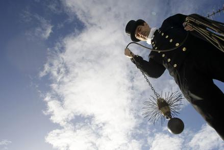 Pozor, na vrata trkajo lažni dimnikarji