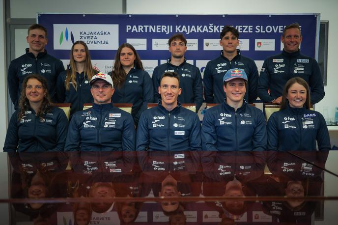 Slovenska kajakaška reprezentanca za EP v Parizu | Žiga Lin Hočevar v Pariz odhaja odločen ubraniti naslov evropskega prvaka, njegova sestra Eva Alina pa upa, da se bo ustalila v vrhu. | Foto Daniel Novakovič/STA