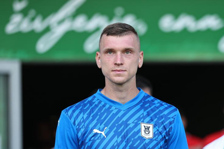 Prvi vratar Olimpije in slovenski reprezentant  Matevž Vidovšek je v 32 nastopih v tej prvoligaški sezoni prejel zgolj neverjetnih 17 zadetkov. Tako na srečanje prejema le dobro polovico zadetka. | Foto: www.alesfevzer.com