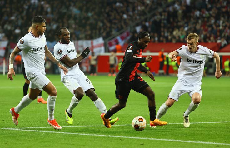 Bayer Leverkusen ostaja nepremagan. | Foto: Reuters