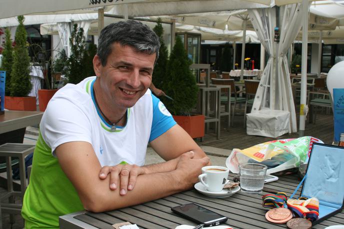 Sadik Mujkić | Sadik Mujkić, nekdanji veslač, dobitnik dveh bronastih olimpijskih medalj v veslanju, se je pred osmimi leti zapisal teku in njegova zvestoba novemu hobiju traja še danes.  | Foto Alenka Teran Košir