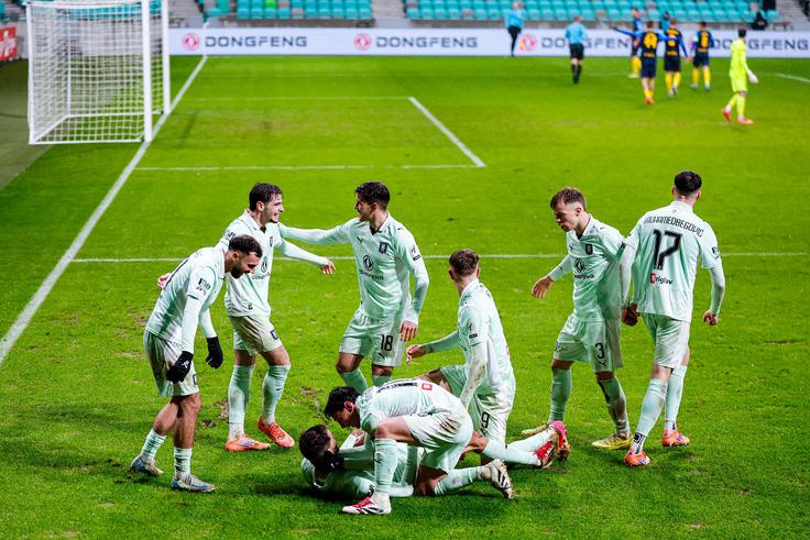 Veselje nogometašev Olimpije po zadetku Jana Gorenca. | Foto: Aleš Fevžer