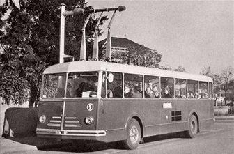 Avtobus s pogonom na vztrajnik