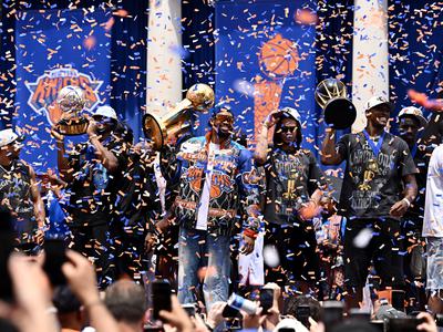 Pestro v New Yorku, Koleka zamenjali z navijačem