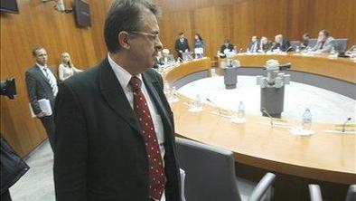SDS opozarja na "nedopustne kršitve" pri sklicevanju izrednih sej