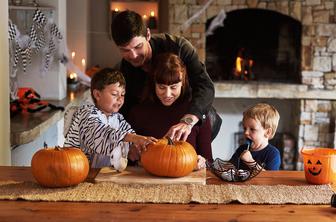 Kako za noč čarovnic doma pričarati strašljivo vzdušje?