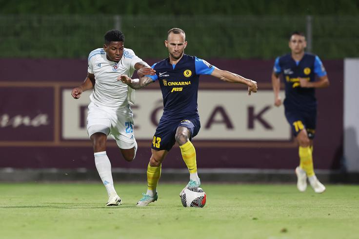V začetku sezone je še nastopal za Celjane v Evropi in bil na zelenici tudi na domači tekmi proti Slovanu iz Bratislave (1:1). | Foto: Aleš Fevžer