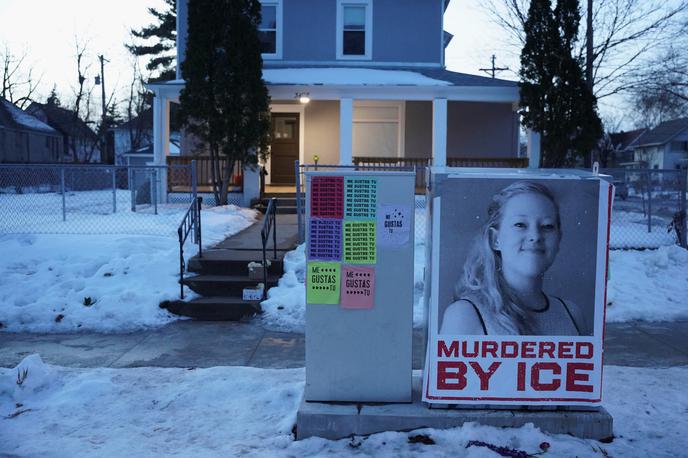 Agenti Ice ubili 37-letno Renee | Tožba je bila vložena manj kot teden dni po odmevni smrti 37-letne Renee Nicole Good, ki jo je v glavo ustrelil in ubil agent Ice. | Foto Reuters