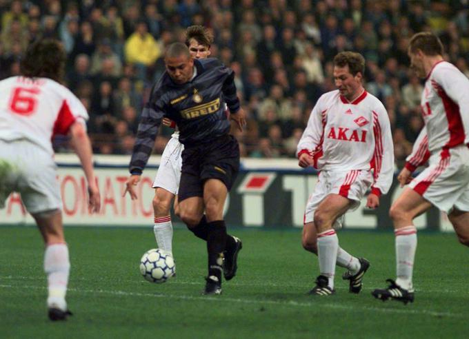 Ronaldo na tekmi proti Spartaku leta 1998. | Foto: Reuters