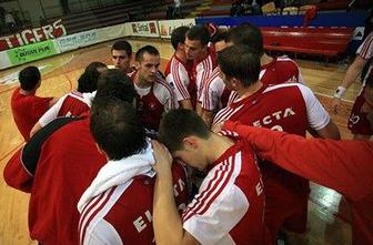 Slovan še naprej navdušuje